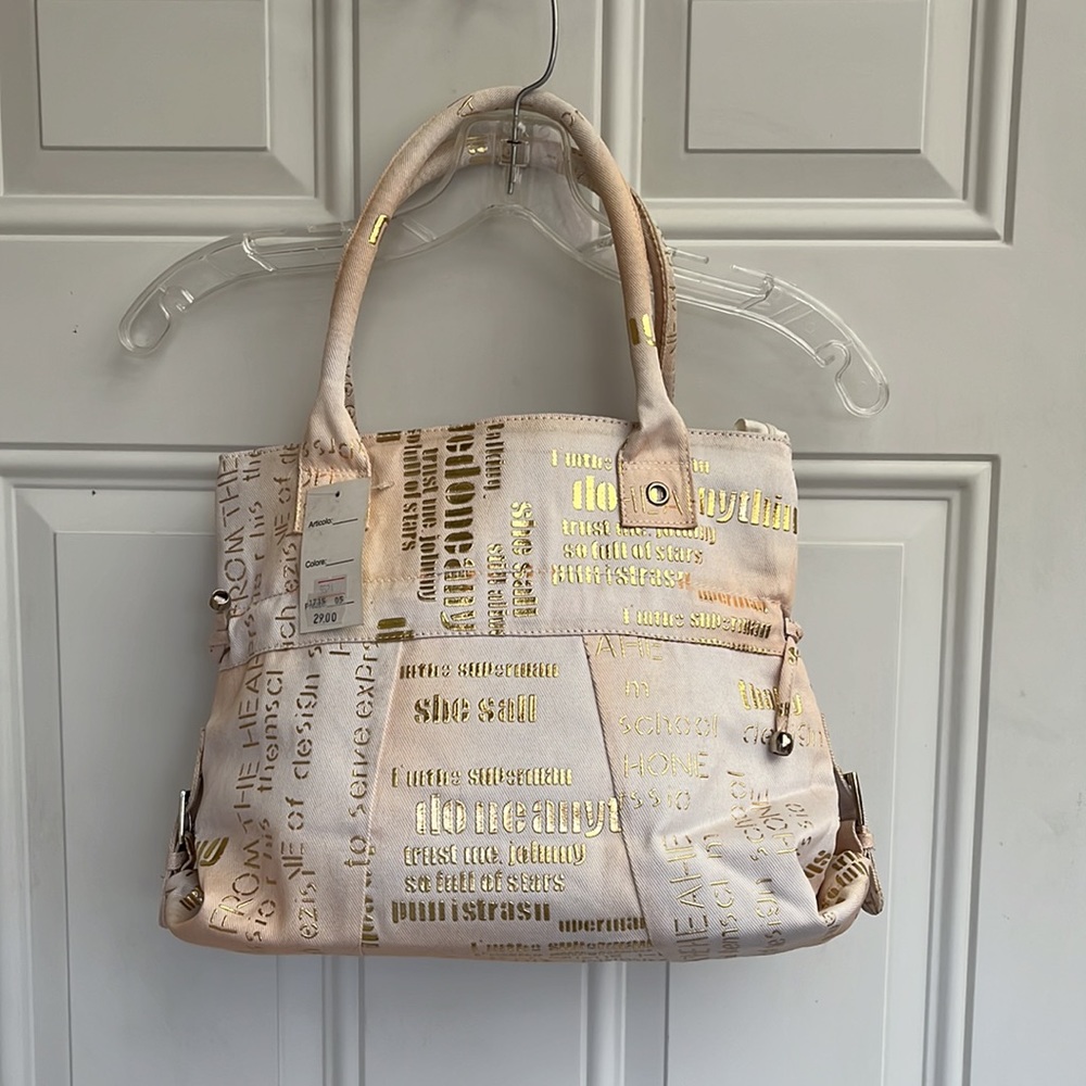 Gianni Canvas Cream and Gold handbag. Great summer bag with lots of room.
